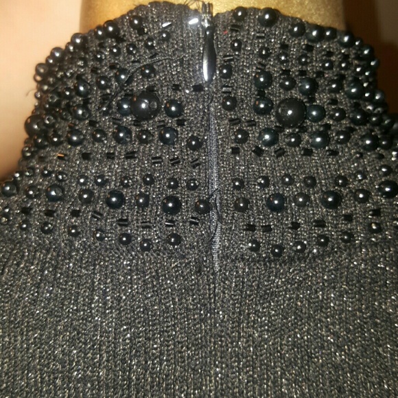 Black sleevless & beaded blouse - Picture 4 of 4